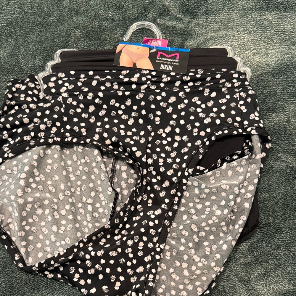 Maidenform Black and White Patterned Bikini Panties